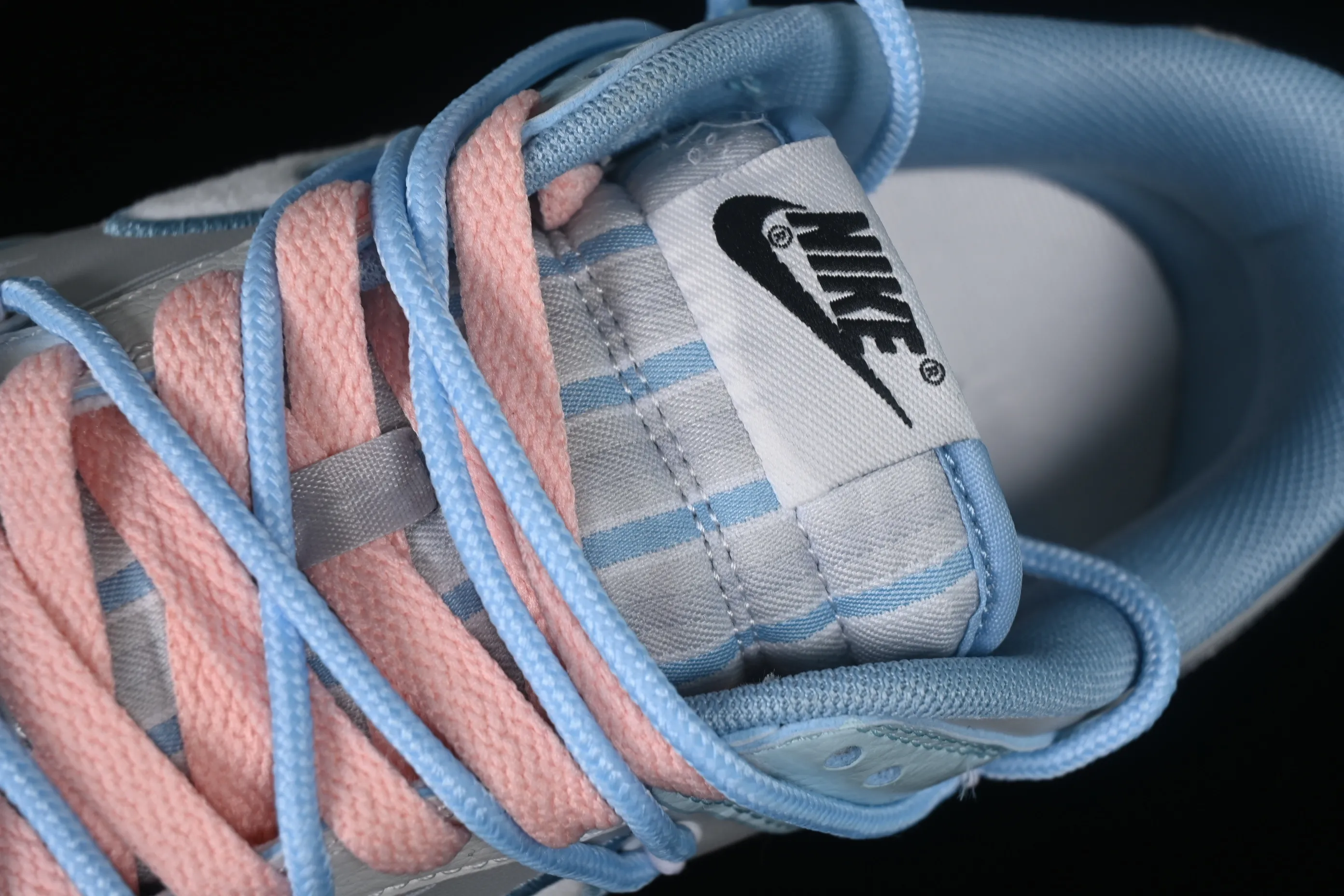 All Categories Nk SB Dunk Series Nk SB Dunk Low Low-top sneakers Nk Dunk Low CNY Made in Cass Hand-painted rabbit Gray blue and white SB strap deconstructed low-top casual sneakers FB1871-011